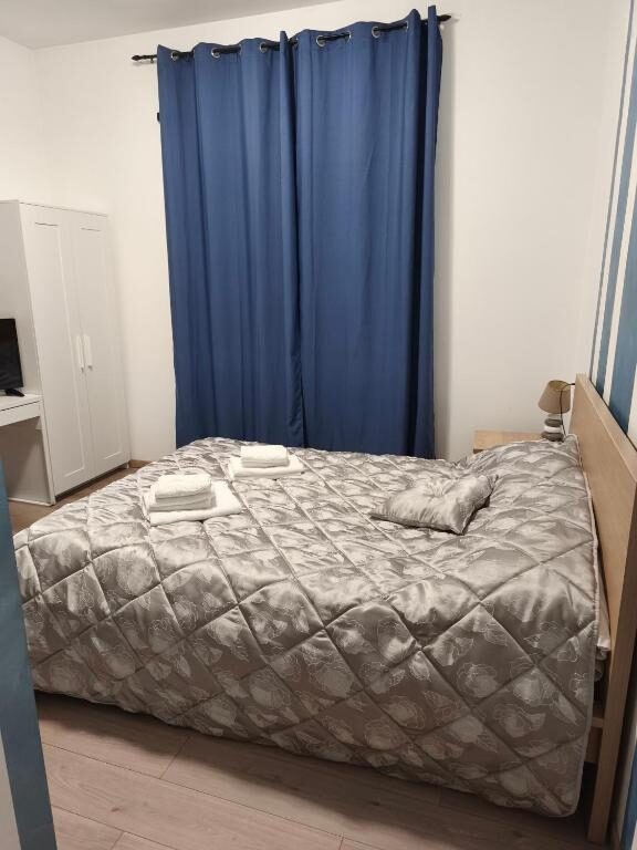 Camera doppia luminosa del None Holiday Hotel a None, Italia